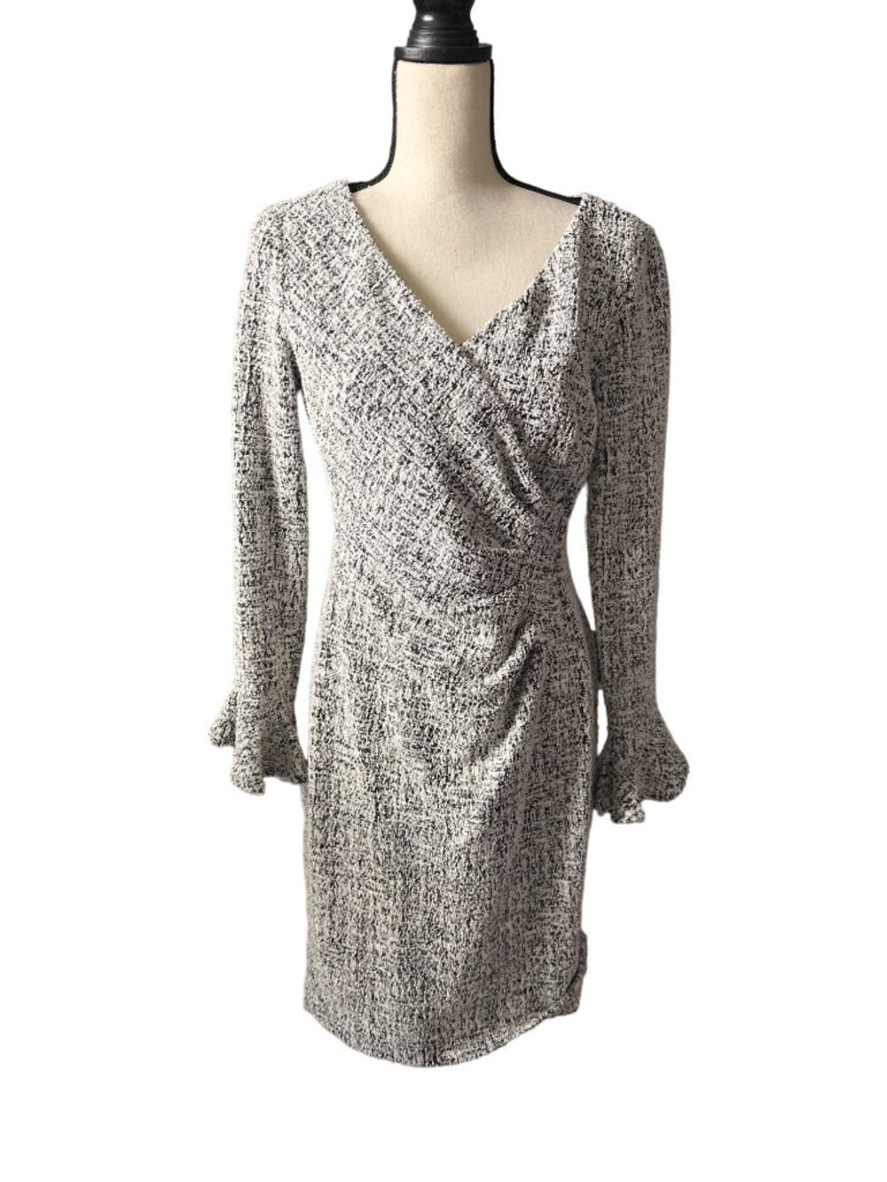 Lauren Ralph Lauren Dress Black White Ruffle Cuff Long Sleeve V Neck Size 10